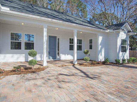 3rd image of 2693 Fairway Farms Ct