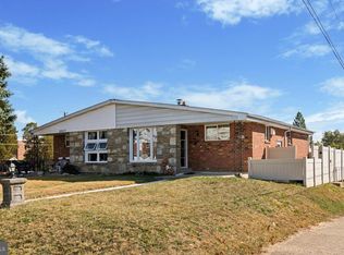 8805 Dewees St, Philadelphia, PA 19152