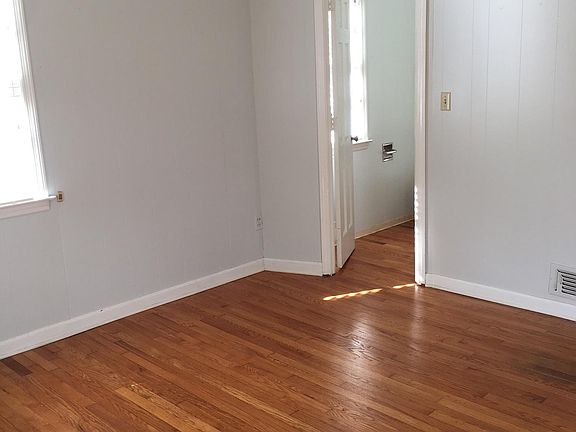 4th image of 1210 Peachtree Rd