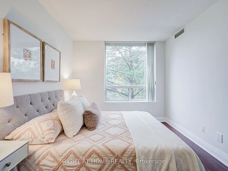 35 Empress Ave #207 — Photo 26