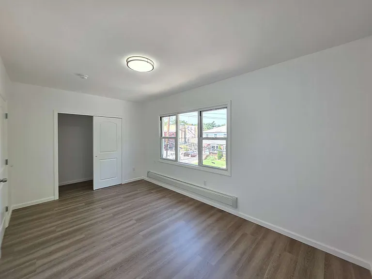 142 Fremont Ave #2 — Photo 10