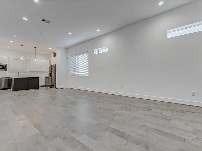 5859 Dolores St — Photo 5