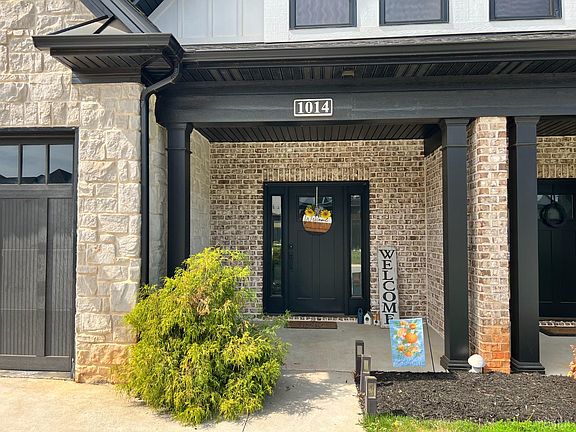 3rd image of 1014 Coles Ct