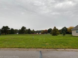 407 Golfside Dr, Lapeer, MI 48446