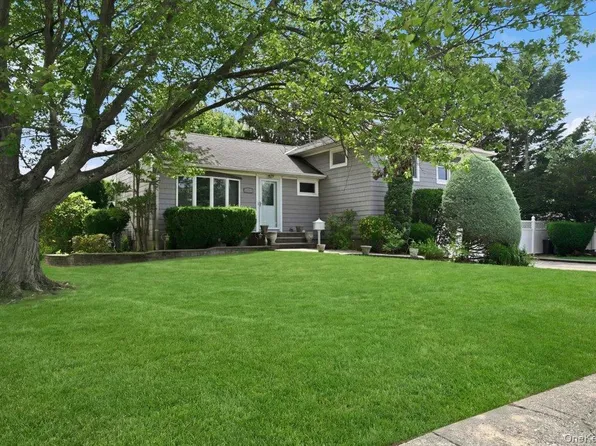1279 Paul Street, Seaford, NY 11783