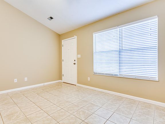 4th image of 2021 NE Emoriland Blvd