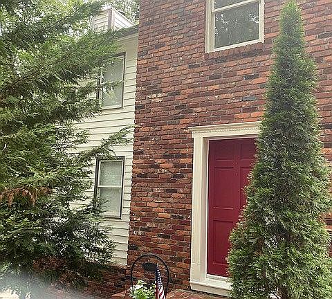 2nd image of 115 Shaker Holw