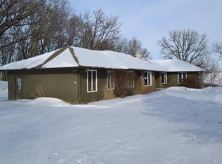2341 Whispering Oak Rd, Marshalltown, IA 50158
