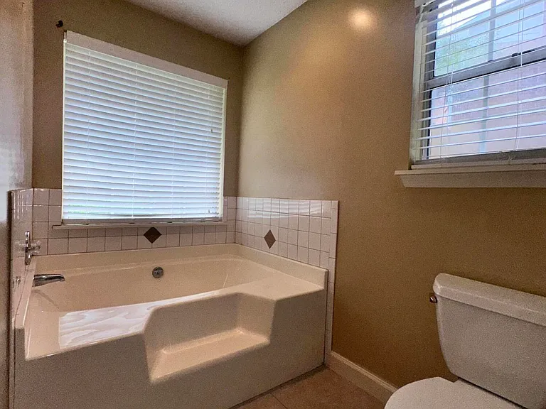4497 Amanda Ln — Photo 29