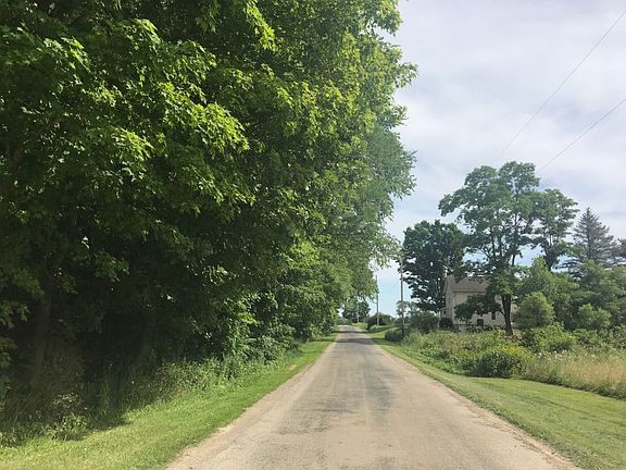 4th image of 1080 Township Road 553