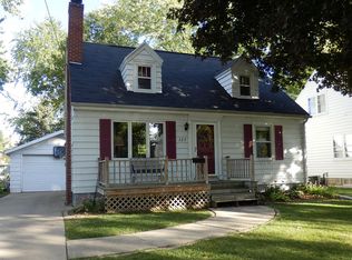 329 Oak Grove Ave, Green Bay, WI 54302