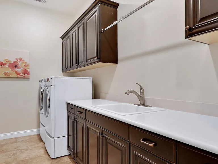81600 Macbeth St — Photo 23