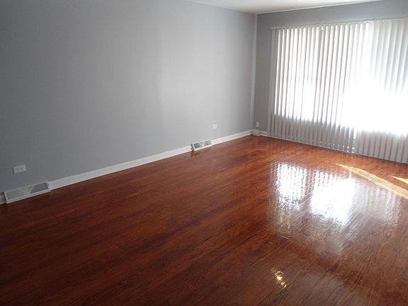 4th image of 527 Oglesby Ave