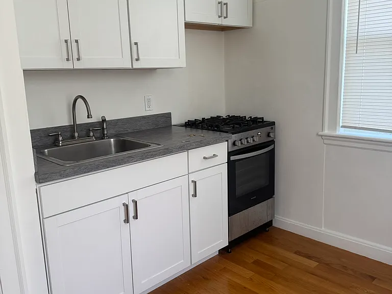 37 Appleton St #12 — Photo 1