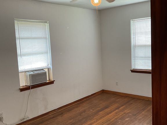 3rd image of 330 W 27th St Unit B