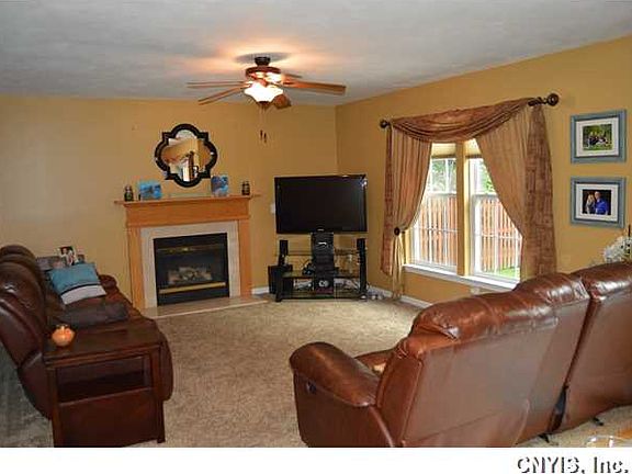 3rd image of 6207 Alletta Cir