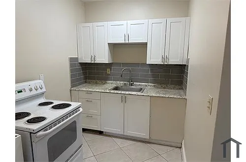2215 NE 172nd St #1 Photo 1