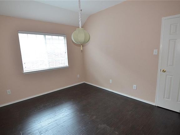 5th image of 1542 Creek Springs Dr