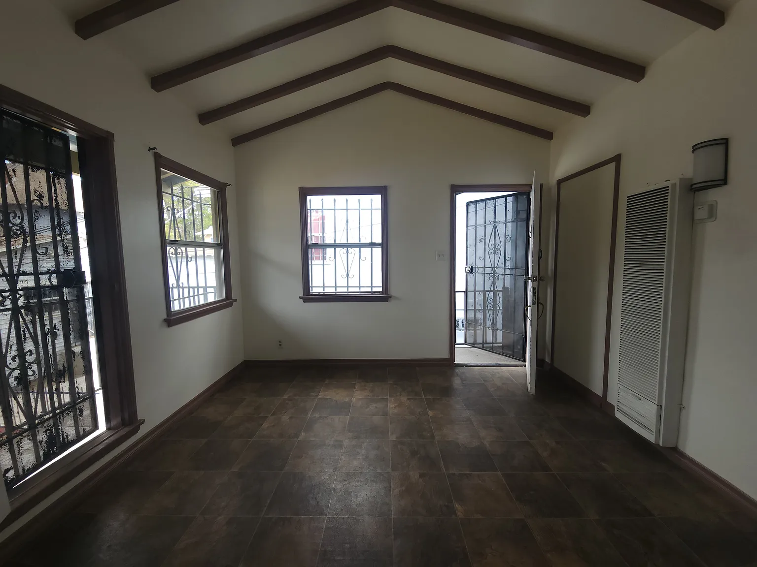 1 bed, 550 sqft, $1,800 — Photo 3