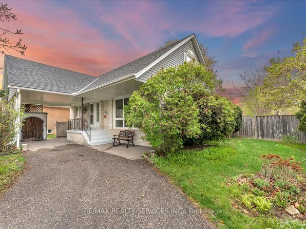 2 Windermere Ct, Brampton, ON L6X 2L6