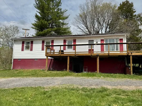 6237 Parrott Mountain Rd, Radford, VA 24141