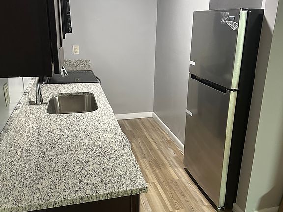 4th image of 607 Charles St APT 11