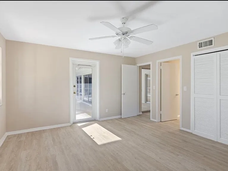 835 Royal Palm Pl — Photo 14