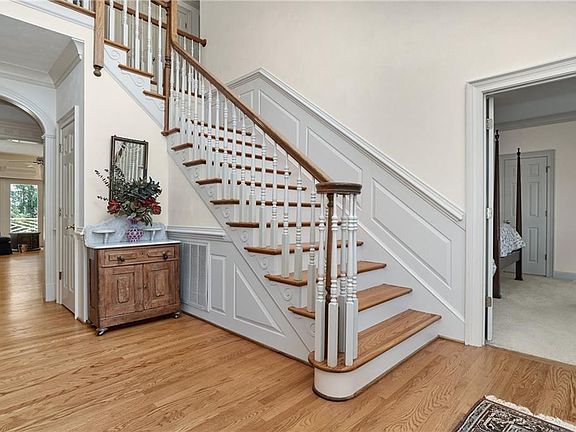 4th image of 333 White Dogwood Dr