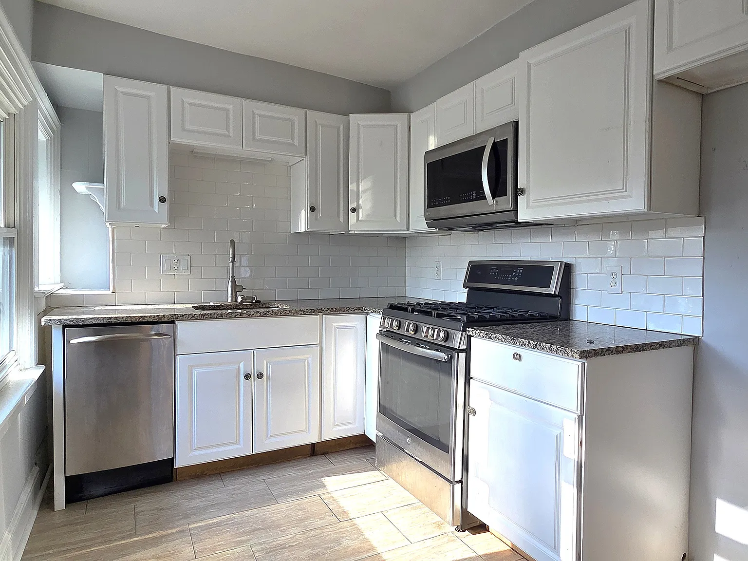 5 bed, 1735 sqft, $3,950 — Photo 4