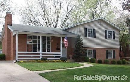 9817 Belhaven Road, Bethesda
						:
						Welcome to 9817 Belhaven Road in the Ashburton subdivision.