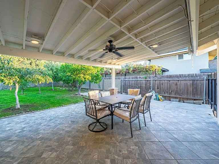 416 Camaritas Dr — Photo 44