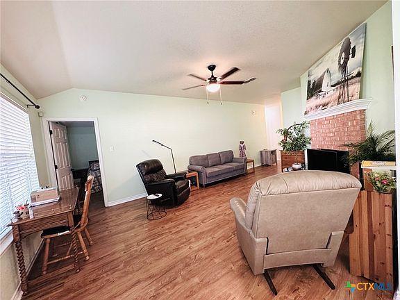 5th image of 310 Winston Dr