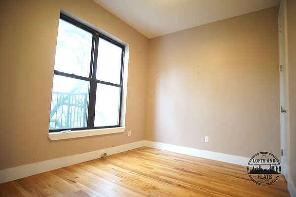 Rented by Lofts and Flats LLC | media 32