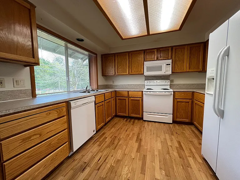 16040 NW Edward Ct — Photo 8