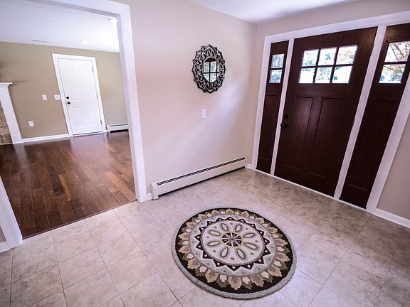 4th image of 35 Old Barn Cir
