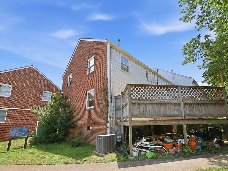 961 Saint Marys St — Photo 36