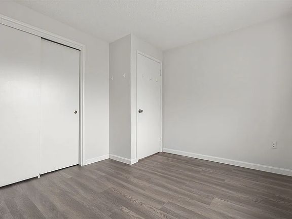 4th image of 26 Waverly St APT 206