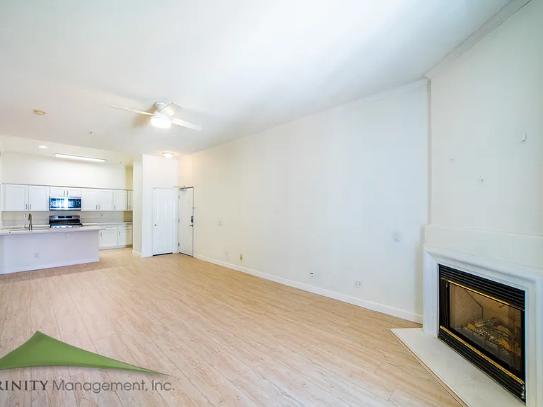 12360 Carmel Country Rd #304 — Photo 7
