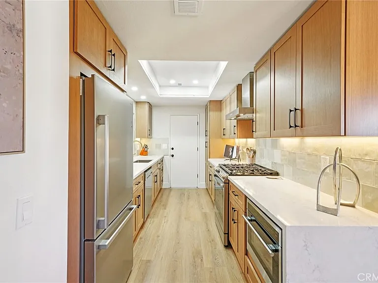 1500 Country Club Dr — Photo 15