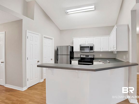 5th image of 142 Cypress Ln