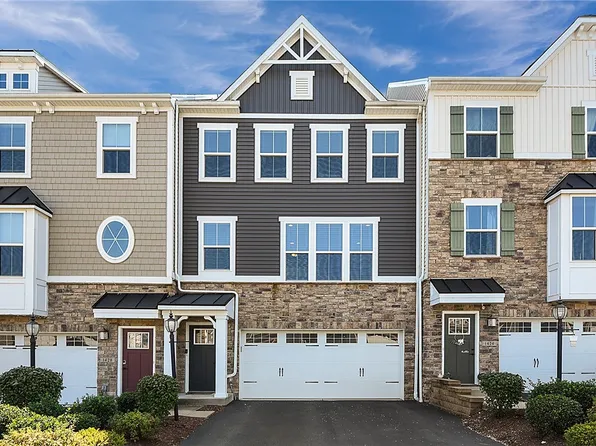 1426 Deer Creek Crossing Dr, Canonsburg, PA 15317