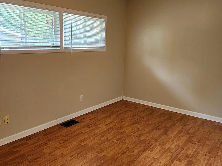 983 Kramer Ave #983 — Photo 8