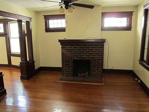 4th image of 19 Hillcrest Ter