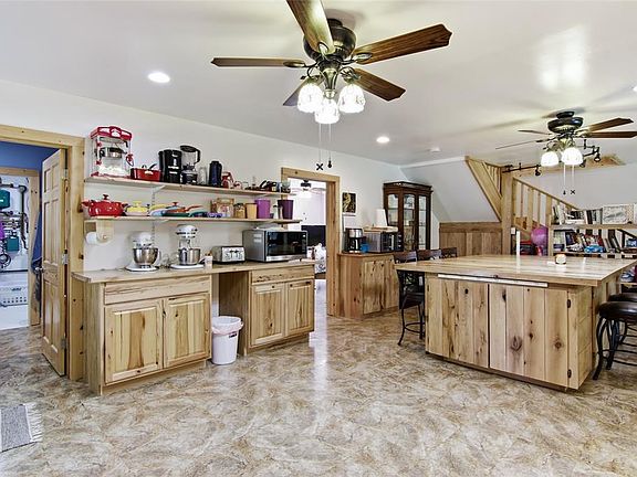 3rd image of 326 Camp Rd