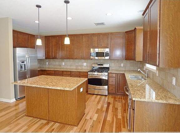4th image of 624 East Gate Parkway