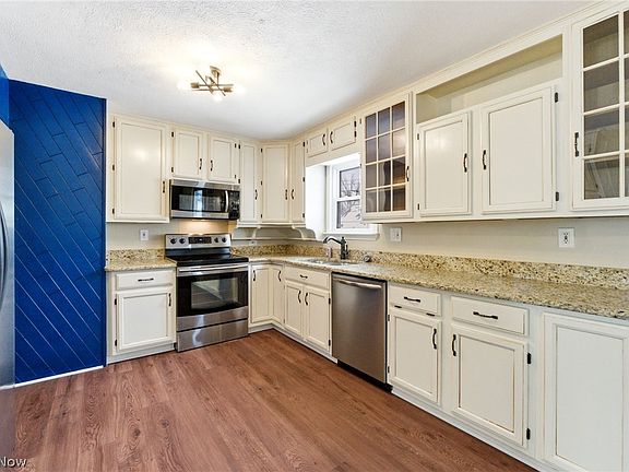 5th image of 1216 E Miner Rd