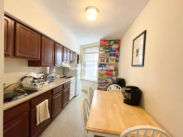 1464 Tremont St APT 6, Boston, MA 02120