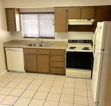 5th image of 3311 N Lake Dr
