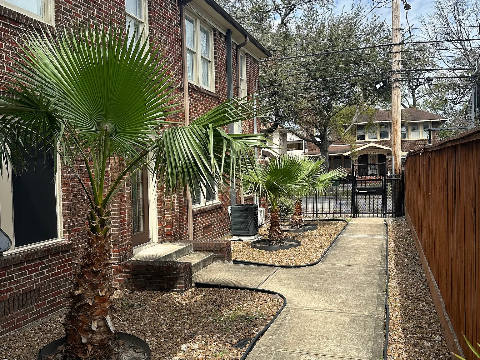 1 bed, 780 sqft, $1,200 — Photo 2