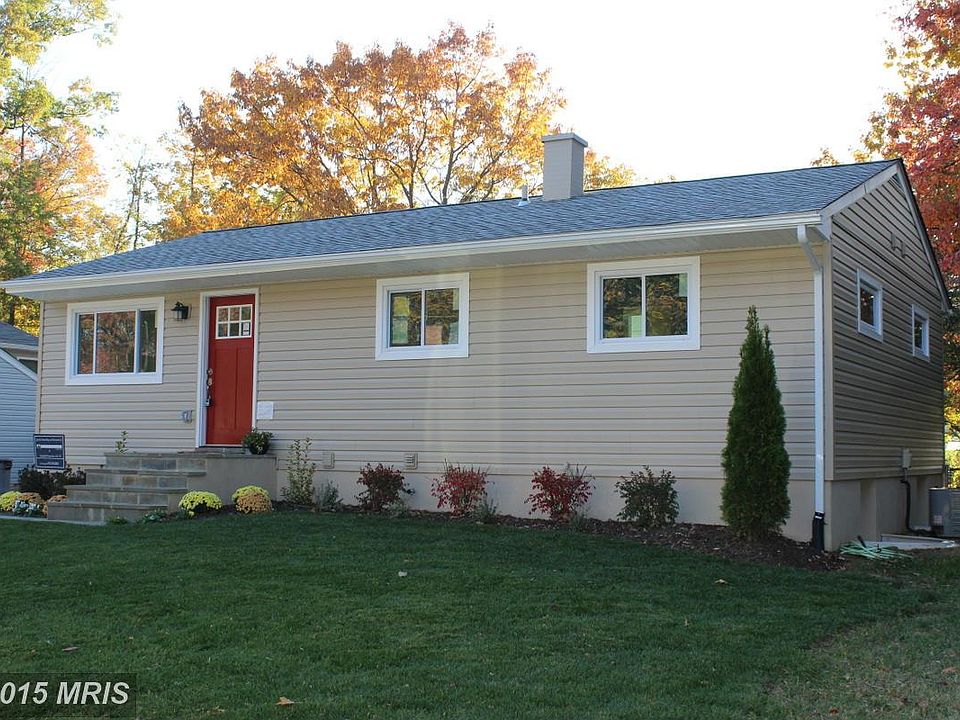1st image of 6 Ellington Dr